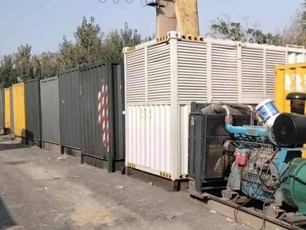 布尔津200KW柴油发电机机组每小时油耗是多少？